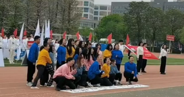 jdb电子游戏官方网站在第60届校运会拼搏奋进2.jpg